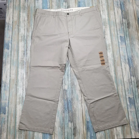 DOCKERS D3 Classic Fit Jeans. - Picture 2 of 10